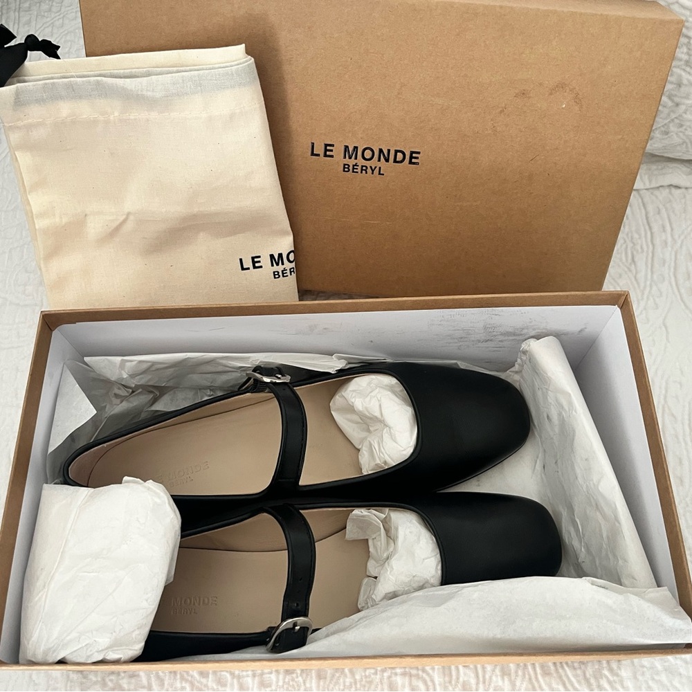 Le Monde Béryl Black Leather Ballet Mary Jane Shoes - Never Worn (NWOT) size 40